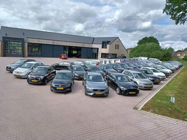 Volkswagen GOLF 1.5 eTSI R-Line Business+ | LED | Trekhaak | All-seasons | ACC | Keyless | Stoelverwarming |