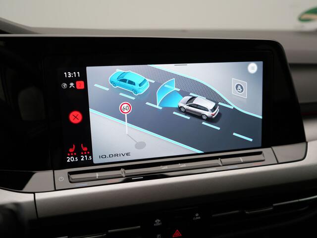 Volkswagen GOLF Variant 1.5 TSI Life Business 131pk | Adaptive Cruise | Camera | Alcantara Sportstoelen Verwarmd | IQ Light | Stuurverwaming | Sfeerverlichting | Parkassist | Apple Carplay |