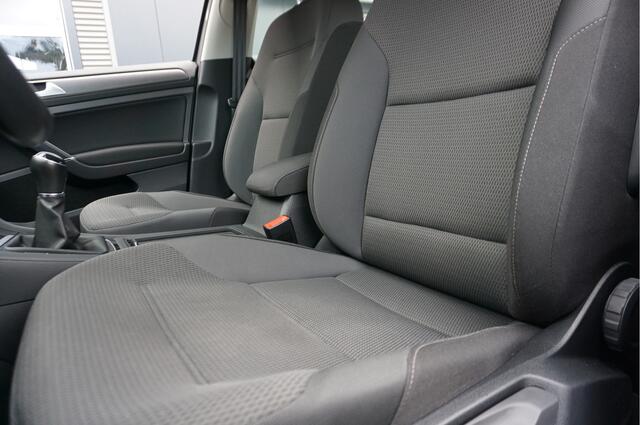 Volkswagen GOLF 1.5 TSI 5drs Comfortline BJ2020 Lmv 16" | Led | Pdc | Navi | Climate control | Cruise control | Getint glas