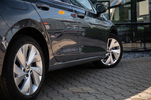 Volkswagen GOLF 1.5 eTSI Style , Adap. cruise, Stuur/stoelverwarming, Carplay,