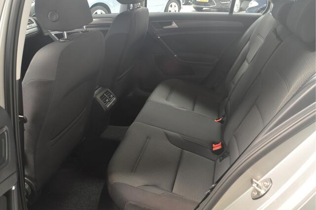 Volkswagen GOLF 1.0 TSI Comfortline // 117.000 km // CLIMA // ADAPTIVE CRUISE // TREKHAAK // NAVI // /// ZATERDAG 14-6 GESLOTEN ///