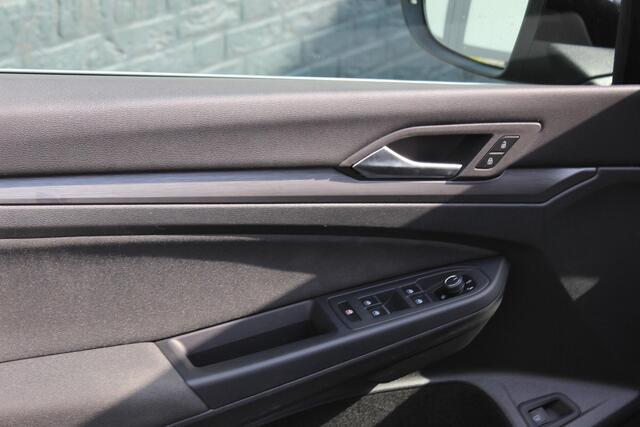 Volkswagen GOLF 1.4 eHybrid Style Navi/Carplay, Sport/Comfort Stoel, PDC, LED, Klima.