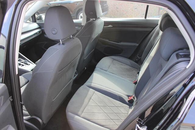 Volkswagen GOLF 1.4 eHybrid Style Navi/Carplay, Sport/Comfort Stoel, PDC, LED, Klima.
