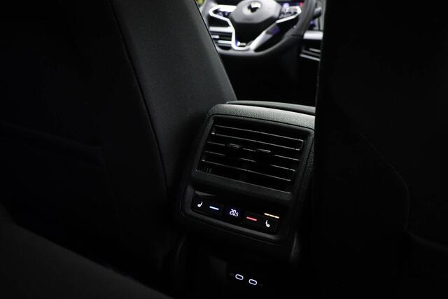 Volkswagen GOLF 1.4 eHybrid GTE | PANORAMADAK | WINTER / ASSISTENTIE- PACK | IQ LIGHT | CAMERA