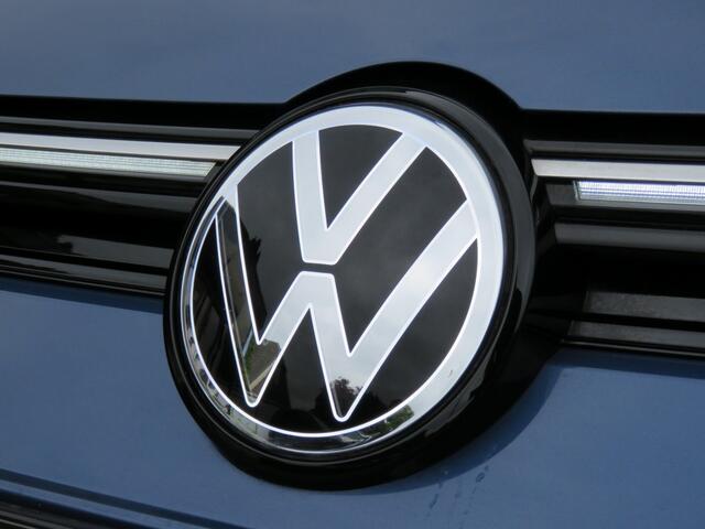 Volkswagen GOLF 1.5 ETSI 150PK DSG-aut. Edition 50 FACELIFT / Open dak / Veel opties / FABIEKS garantie