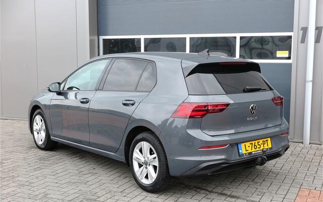 Volkswagen GOLF 1.5 TSI 96kw 130pk Style , Panorama dak , Led, Virtual cockpit ,Trekhaak uitklapbaar, PDC, Navigatie via Carplay , DAB+ , Stoelverwarming,Alcantara bekleding, etc.