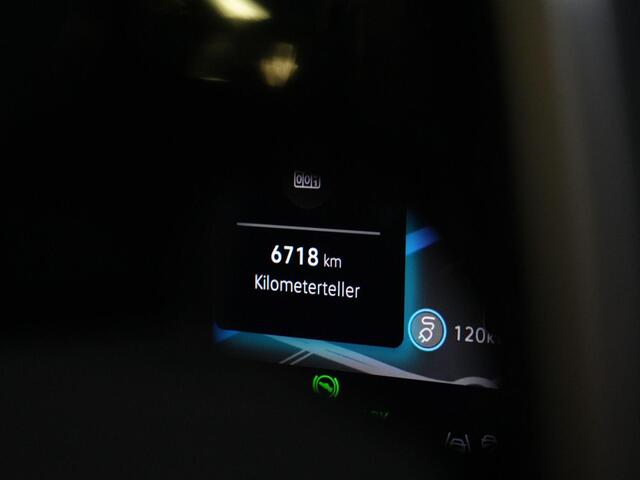 Volkswagen GOLF 1.5 eTSI 150 pk DSG R-Line | Black Style | Panoramadak | Trekhaak | IQ Light | Harman/Kardon | Head-up display | Stuur-/stoelverwarming