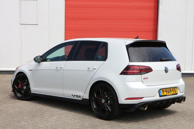 Volkswagen GOLF 2.0 TSI GTI TCR Akrapovic | Pano | Discover Pro