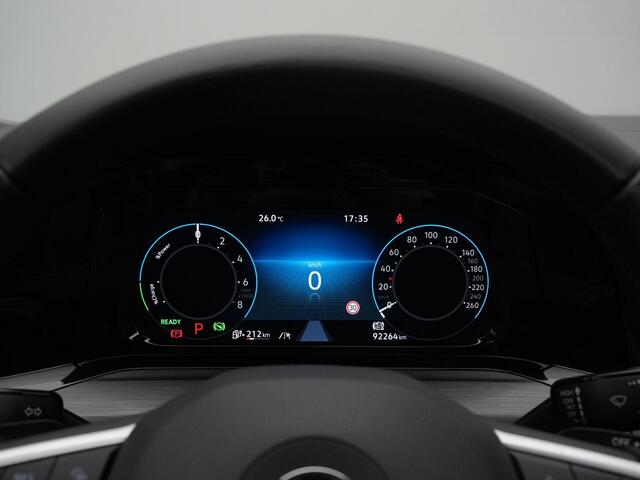 Volkswagen GOLF 1.4 204 pk DSG eHybrid GTE Style | Panoramadak | Trekhaak | Geheugen-/massagestoel | Stuur-/stoelverwarming | Alcantara