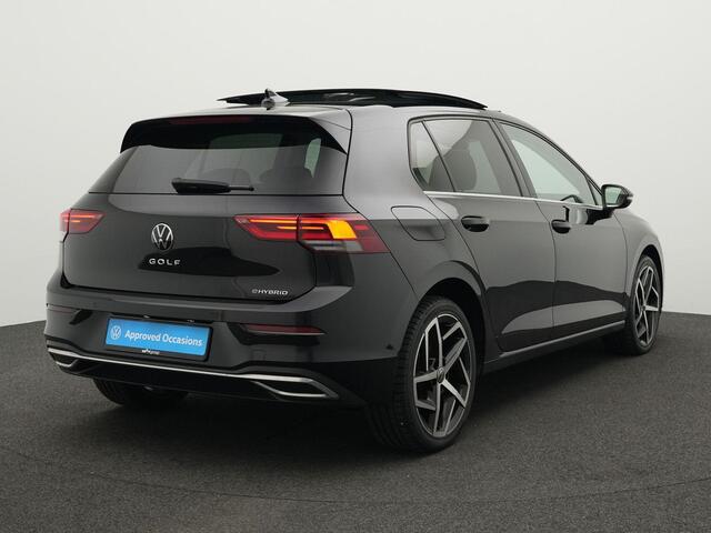 Volkswagen GOLF 1.4 204 pk DSG eHybrid GTE Style | Panoramadak | Trekhaak | Geheugen-/massagestoel | Stuur-/stoelverwarming | Alcantara