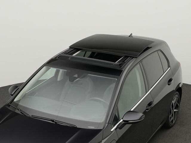 Volkswagen GOLF 1.4 204 pk DSG eHybrid GTE Style | Panoramadak | Trekhaak | Geheugen-/massagestoel | Stuur-/stoelverwarming | Alcantara