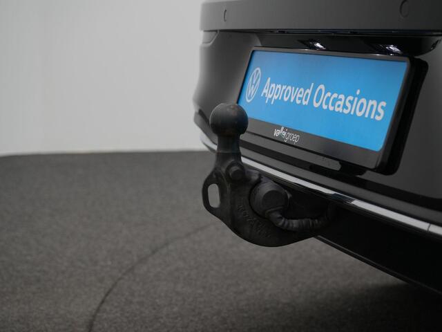 Volkswagen GOLF 1.4 204 pk DSG eHybrid GTE Style | Panoramadak | Trekhaak | Geheugen-/massagestoel | Stuur-/stoelverwarming | Alcantara