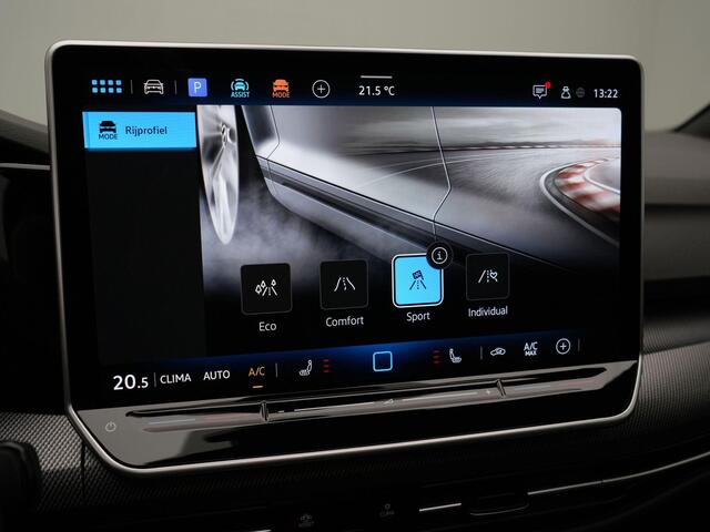 Volkswagen GOLF 1.5 eTSI 150 pk DSG R-Line Edition | Panoramadak | IQ Light | Head-up display | Stuur-/stoelverwarming | Achteruitrijcamera