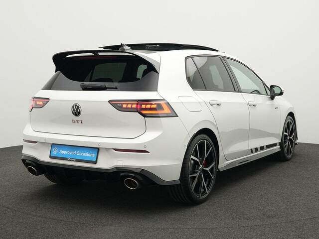Volkswagen GOLF 2.0 TSI GTI Clubsport 300 pk DSG | Panoramadak | Harman/Kardon | Adaptief sportonderstel | Rondomzicht camera | IQ Light