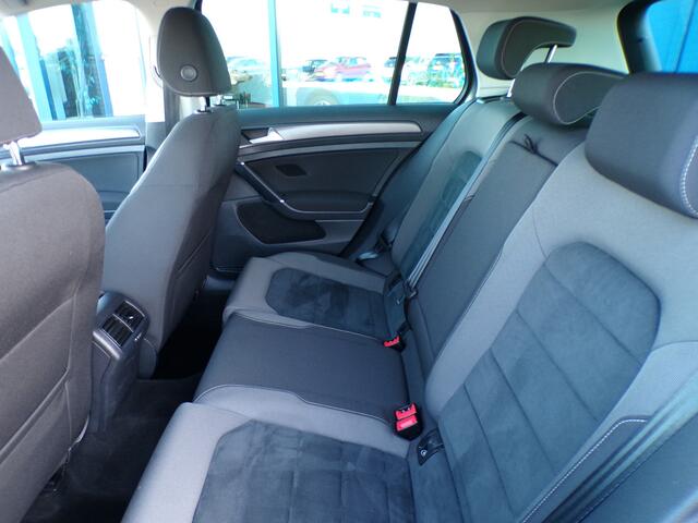 Volkswagen GOLF 1.0 TSI Comfortline Business, Carplay + Android Auto / ErgoActive / Camera + Sensoren / Adaptive Cruise