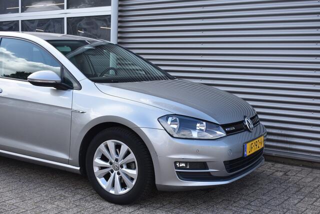 Volkswagen GOLF 1.0 TSI BNS ED. CON / APPLE CARPLAY / CLIMA / DEALER ONDERHOUDEN