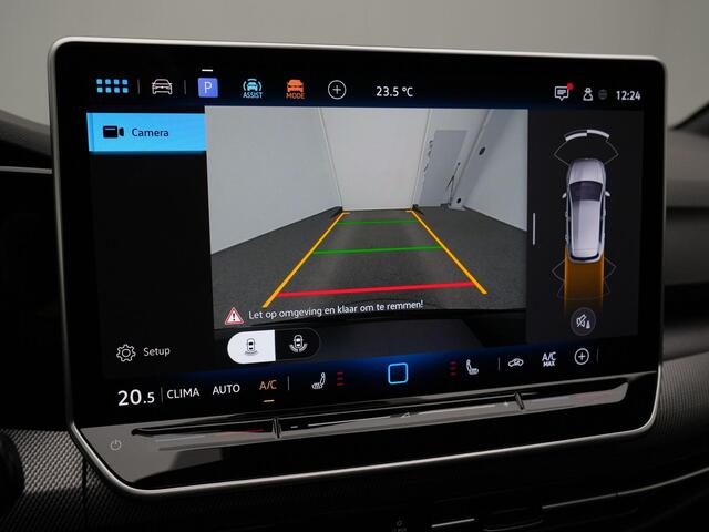 Volkswagen GOLF 1.5 eTSI 150 pk DSG R-Line Edition | Panoramadak | IQ Light | Head-up display | Stuur-/stoelverwarming | Achteruitrijcamera