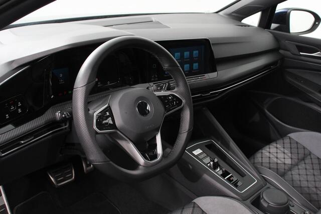 Volkswagen GOLF 1.5 eTSI DSG R-Line | DEMO ! | Navigatie | Climate Control | Adaptive cruise control | Dab | Led | Stoel en Stuurverwarming