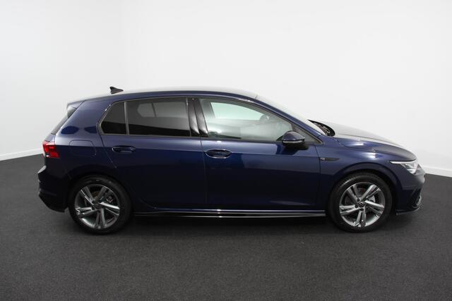 Volkswagen GOLF 1.5 eTSI DSG R-Line | DEMO ! | Navigatie | Climate Control | Adaptive cruise control | Dab | Led | Stoel en Stuurverwarming