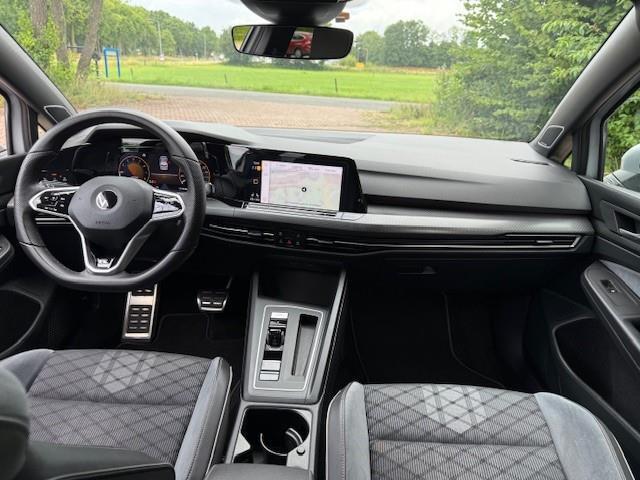 Volkswagen GOLF 1.5 eTSI/AUT/VC/NAVI/CAM/R-LINE