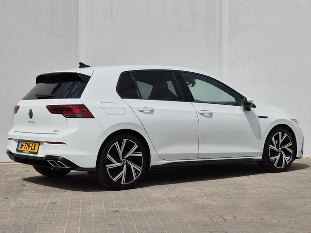 Volkswagen GOLF 1.5 eTSI R-Line Automaat / Apple Carplay Android Auto / LED-lichtpakket / Virtual Cockpit / Achterruitrijcamera / Navigatie / Adaptief CC / Climate control /