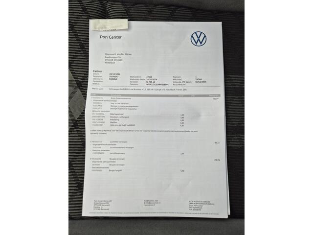 Volkswagen GOLF 1.5 eTSI R-Line Automaat / Apple Carplay Android Auto / LED-lichtpakket / Virtual Cockpit / Achterruitrijcamera / Navigatie / Adaptief CC / Climate control /