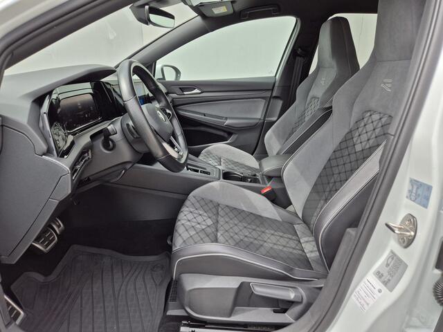 Volkswagen GOLF 1.5 eTSI R-Line Automaat / Apple Carplay Android Auto / LED-lichtpakket / Virtual Cockpit / Achterruitrijcamera / Navigatie / Adaptief CC / Climate control /