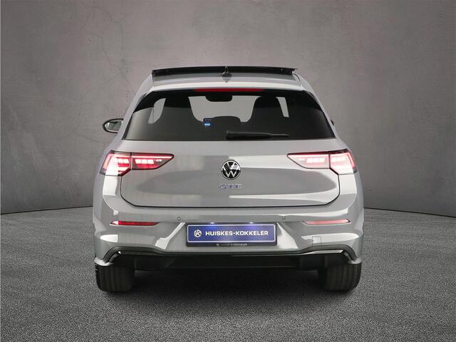 Volkswagen GOLF GTE 1.5 TSI eHybrid 272pk DSG Automaat Panoramadak, Black Style, Head up display, Adaptive cruise control, LED matrix koplampen, Achteruitrijcamera, Navigatie