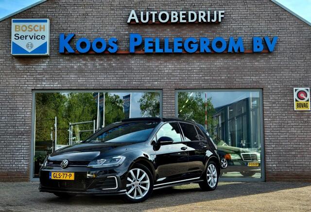 Volkswagen GOLF 1.4 TSI PHEV GTE/PANORAMADAK/NIEUWSTAAT/VIRTUAL COCKPIT/BOVAG GARANTIE