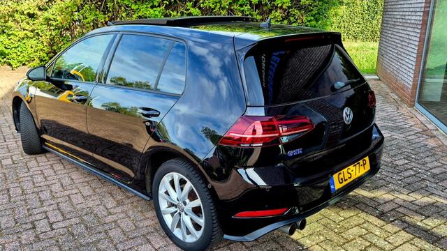 Volkswagen GOLF 1.4 TSI PHEV GTE/PANORAMADAK/NIEUWSTAAT/VIRTUAL COCKPIT/BOVAG GARANTIE