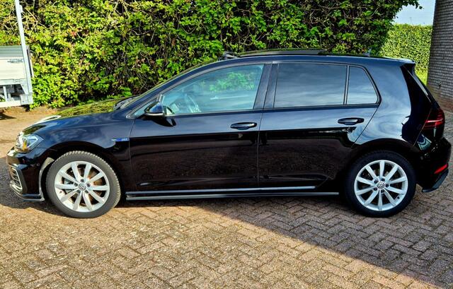 Volkswagen GOLF 1.4 TSI PHEV GTE/PANORAMADAK/NIEUWSTAAT/VIRTUAL COCKPIT/BOVAG GARANTIE