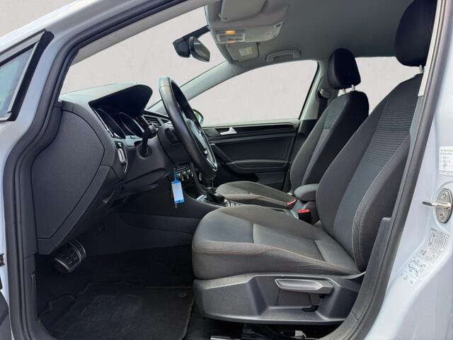 Volkswagen GOLF 1.0 TSI Comfort Line Business | AUTOMAAT | NAVIGATIE | CAMERA