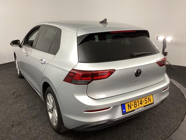 Volkswagen GOLF 1.0 TSI Life | LMV | PDC | Getint glas |