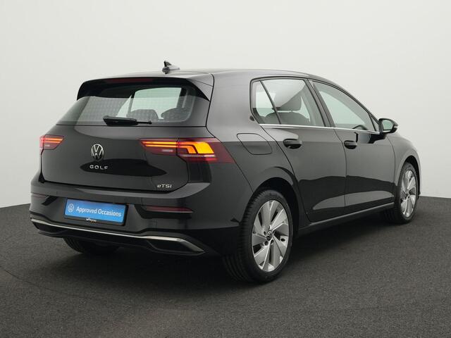 Volkswagen GOLF 1.5 eTSI 150 pk DSG Style | IQ Light | Achteruitrijcamera | Standkachel | Head-up Display | Adaptive Cruise Control | 17 inch