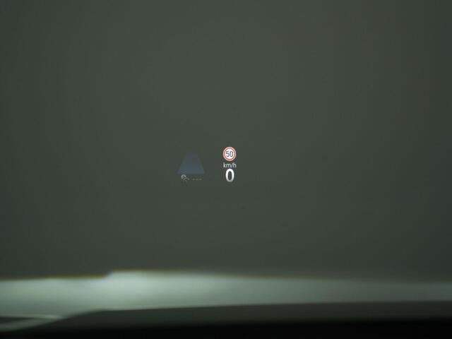 Volkswagen GOLF 1.5 eTSI 150 pk DSG Style | IQ Light | Achteruitrijcamera | Standkachel | Head-up Display | Adaptive Cruise Control | 17 inch