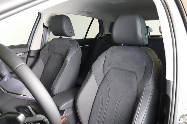 Volkswagen GOLF 1.5 eHybrid Style - Dodehoeksens. - CarPlay - 360 Camera