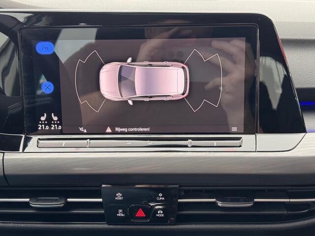 Volkswagen GOLF 1.5 TSI ACT. 150PK 1STE-EDITION NAVI PANO-DAK TREKHAAK DIGITALE-SCHERM AIRCO LMV PDC