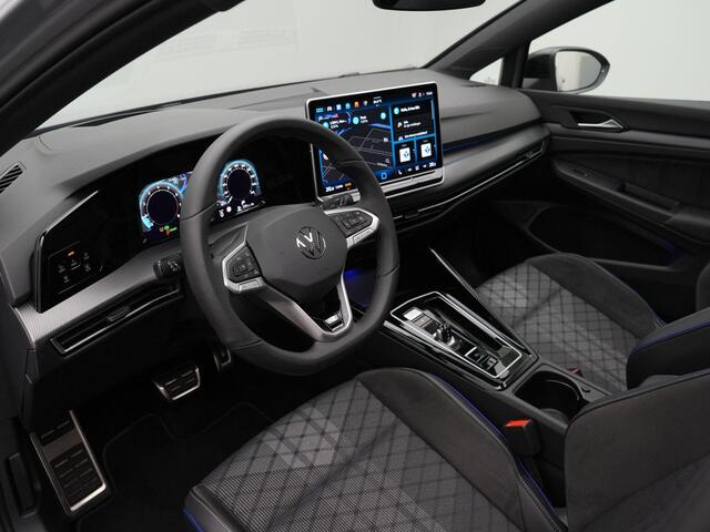 Volkswagen GOLF 1.5 eTSI 150 pk DSG R-Line | Panoramadak | Rondomzicht camera | IQ Light | Head-up display