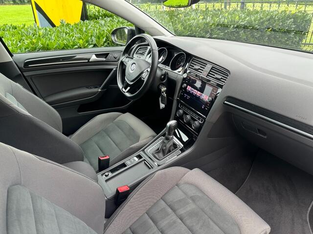 Volkswagen GOLF 1.5 TSI Highline DSG7 Led / ACC / Winterpakket