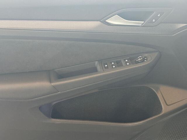 Volkswagen GOLF 1.5 eTSI 150pk DSG R-Line Assistance Pakket incl. 'Side Assist' / Matrix-ledlampverlichting /