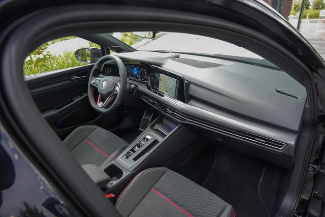 Volkswagen GOLF GTI Clubsport 45 Jahre 2.0 300pk TSI |Akrapovic|Nürburgring|panoramadak|HUD|Harman&Kardon|IQ light|