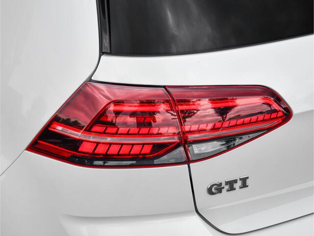 Volkswagen GOLF 2.0TSI 230pk GTI Pano 19'' Adaptieve Cruise LED Keyless Carplay/Android Auto