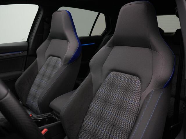 Volkswagen GOLF 1.4 eHybrid 245 pk DSG GTE | Panoramadak | Stuur-/stoelverwarming | Navigatie | Parkeersensoren voor/achter