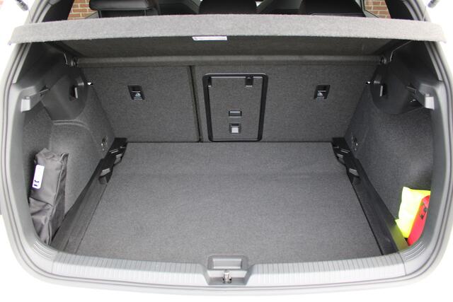 Volkswagen GOLF 1.5 eTSI 150PK R-Line |PANO-DAK|ACC|STUUR-STOELVERWARMING|18-INCH|