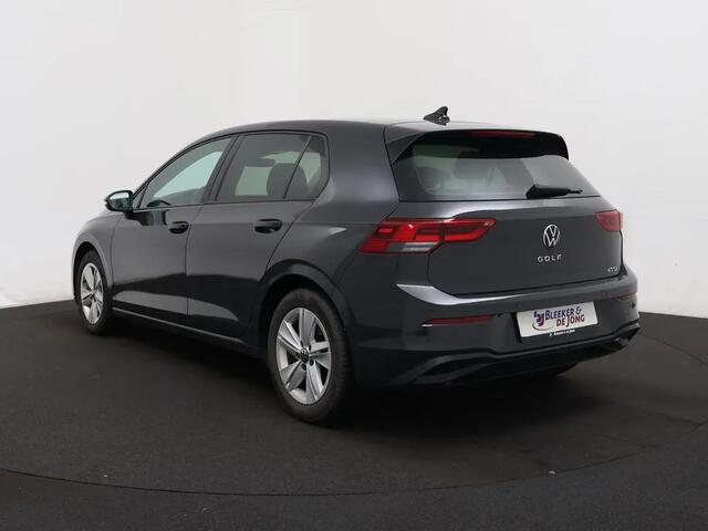 Volkswagen GOLF 1.5 eTSI R-Line Aut. Style | LED | Stoel + stuurverwarming | ACC | PDC 07-2020 76.689 KM