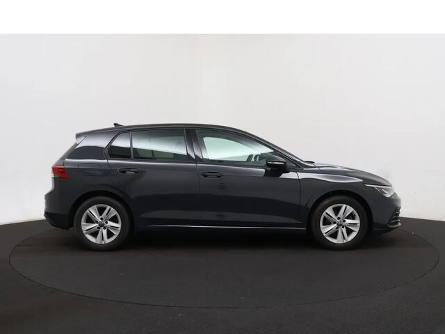 Volkswagen GOLF 1.5 eTSI R-Line Aut. Style | LED | Stoel + stuurverwarming | ACC | PDC 07-2020 76.689 KM