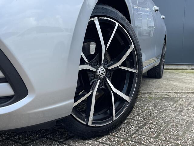 Volkswagen GOLF Variant 1.0 eTSI Life Business - Navigatie - Trekhaak - Stoelverwarming - Apple Carplay/Android Auto