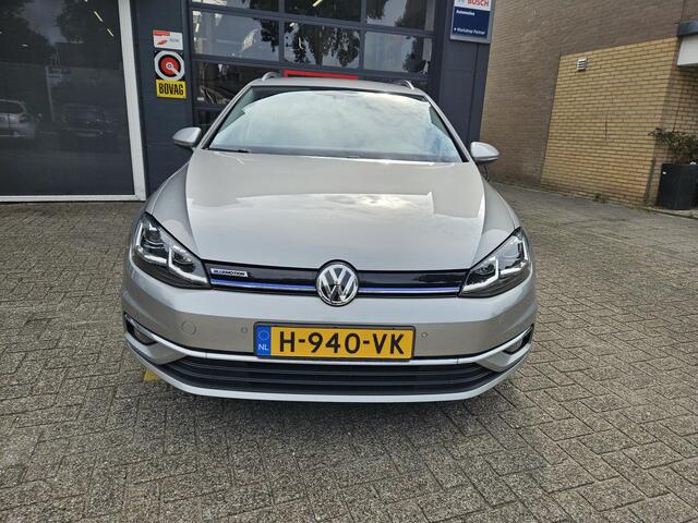 Volkswagen GOLF Variant 1.5 TSI Highline DIGIDASH / Airco clima/ Navigatie/ Cruise/ Camera/ PDC/ Apple carplay/ LED/ LMV