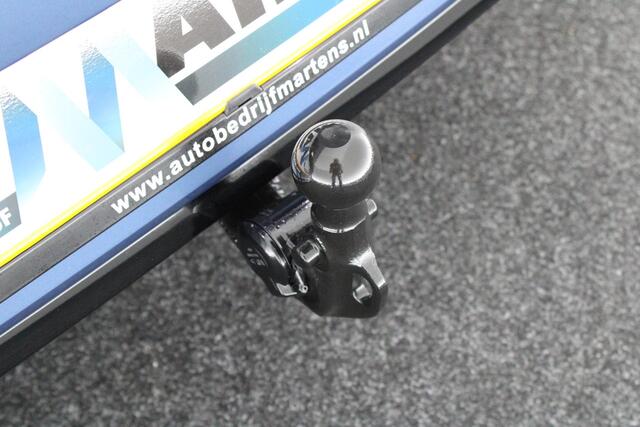 Volkswagen GOLF 8.5 1.5 eTSI 150pk DSG R-Line Edition Trekhaak Camera Keyless Virtual Cockpit Carplay