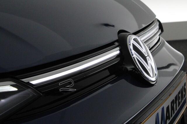 Volkswagen GOLF 8.5 1.5 eTSI 150pk DSG R-Line Edition Trekhaak Camera Keyless Virtual Cockpit Carplay